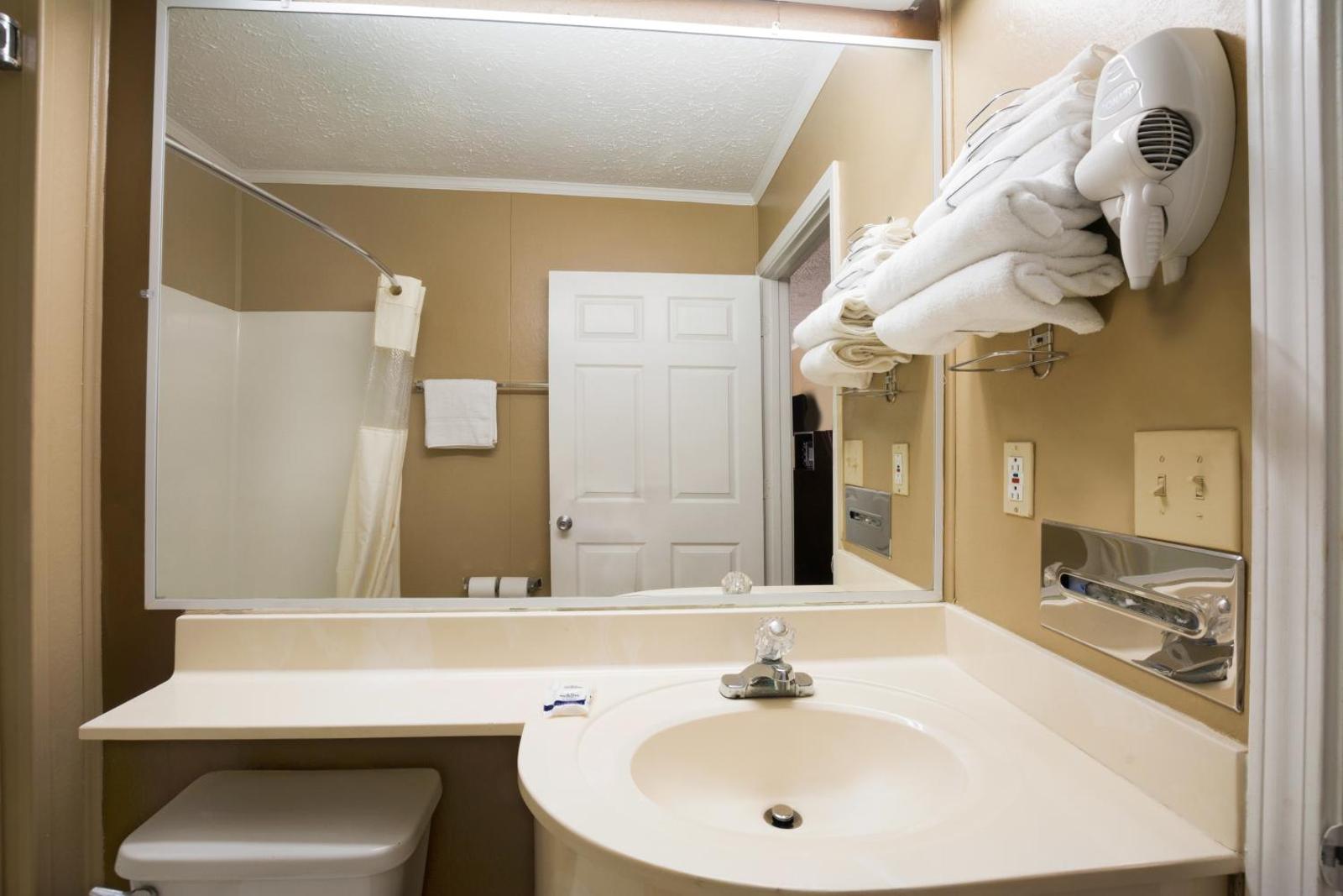 Microtel Inn & Suites by Wyndham Columbia Two Notch Rd Area