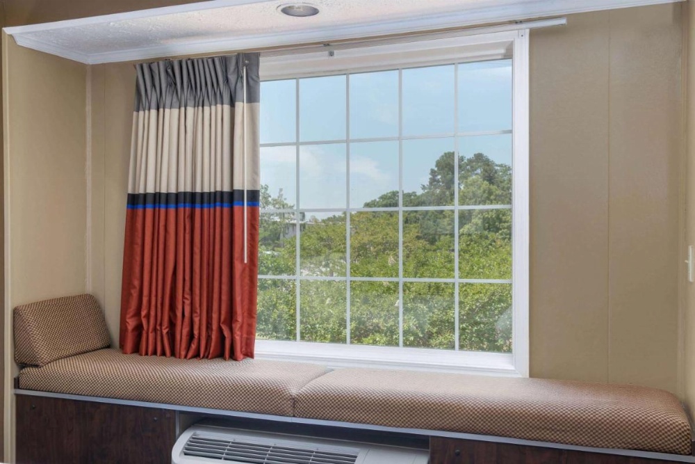 Microtel Inn & Suites by Wyndham Columbia Two Notch Rd Area Image 22